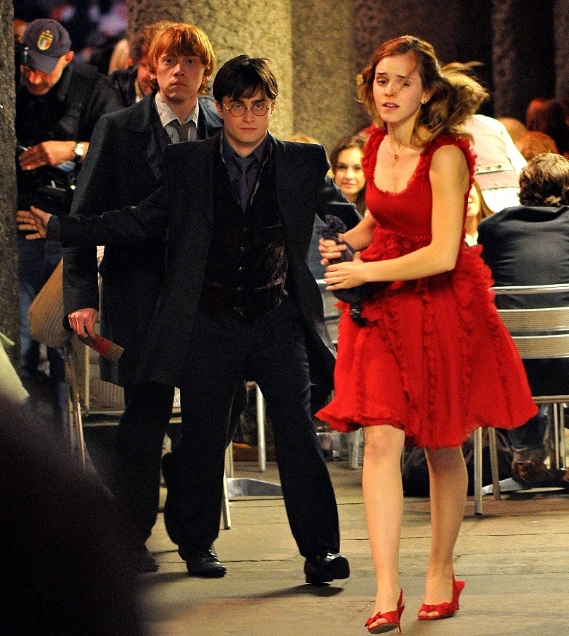 Emma+watson+and+daniel+radcliffe+harry+potter+and+the+deathly+hallows+part+1
